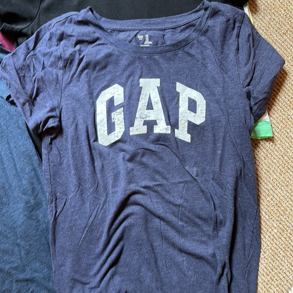 7 - NWT/NWOT Women's short sleeve tops - all "like" size small - lots of brands - Picture 2 of 15